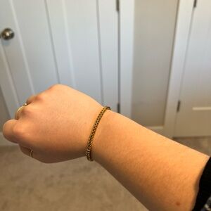 Elegant Gold Chain Bracelet